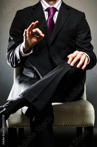 Quadro em tela Man Wearing Suit o.k.