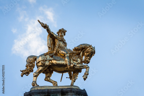 Tableau sur toile Charles de Lorraine statue in the Grand Place, Brussels