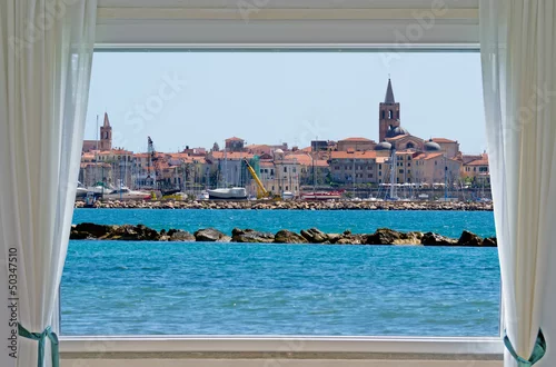 Fototapeta alghero i okno