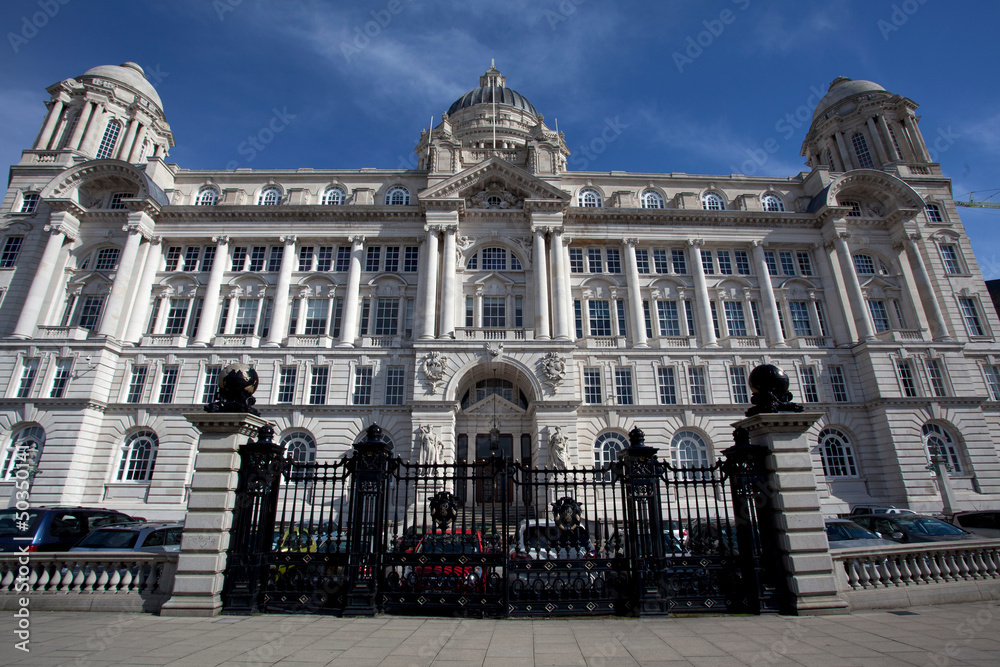 Fototapeta premium Port of Liverpool building in Liverpool, Great Britain