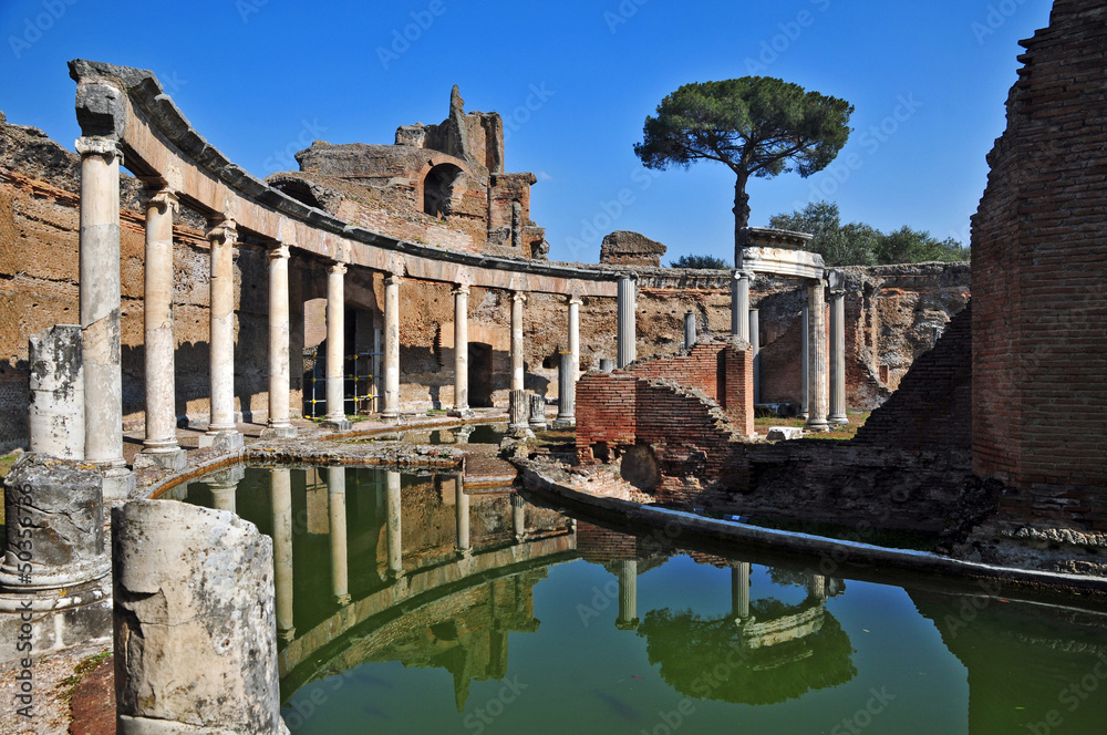 Naklejka premium Villa Adriana - Tivoli