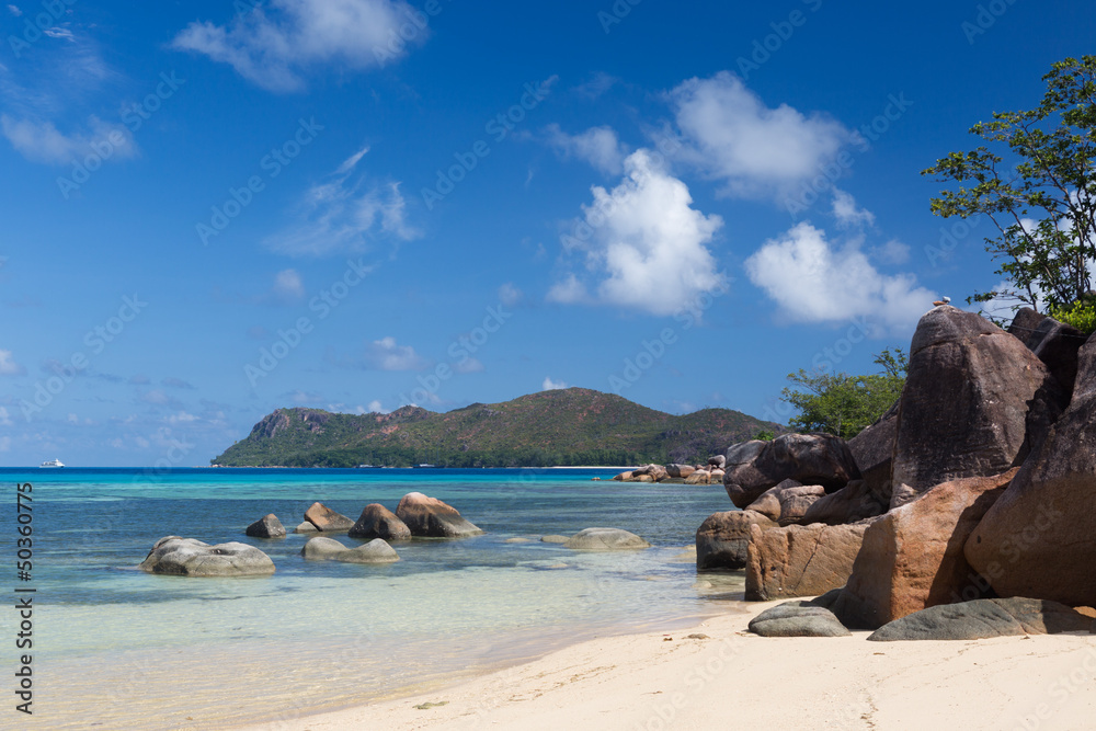 Plage de l'île de Praslin aux Seychelles
