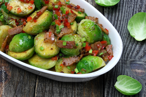 Brussels sprouts with bacon, onions and paprika