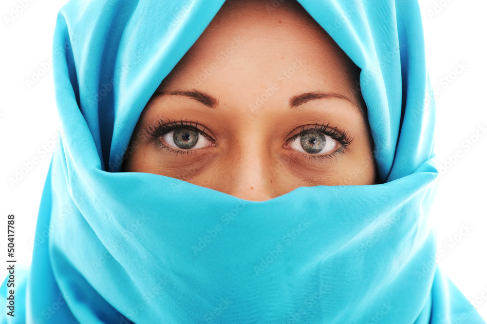 Naklejka premium Young beautiful muslim woman