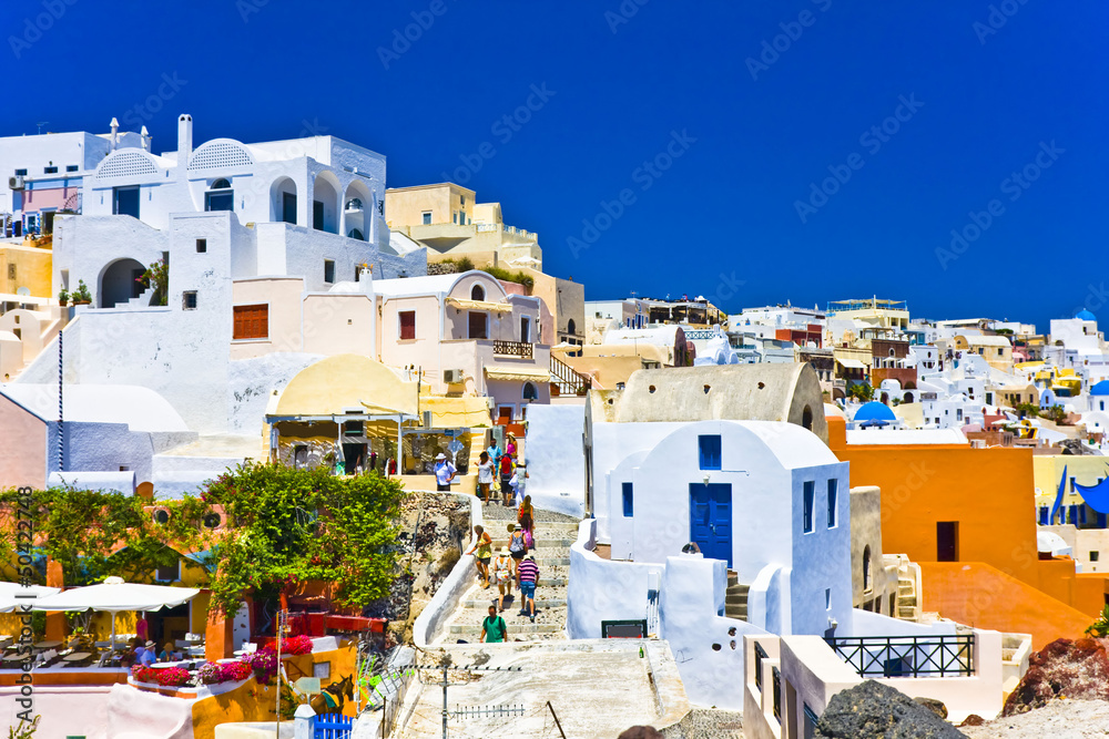 Fototapeta premium niesamowity widok na miasto Oia, Santorini, Grecja