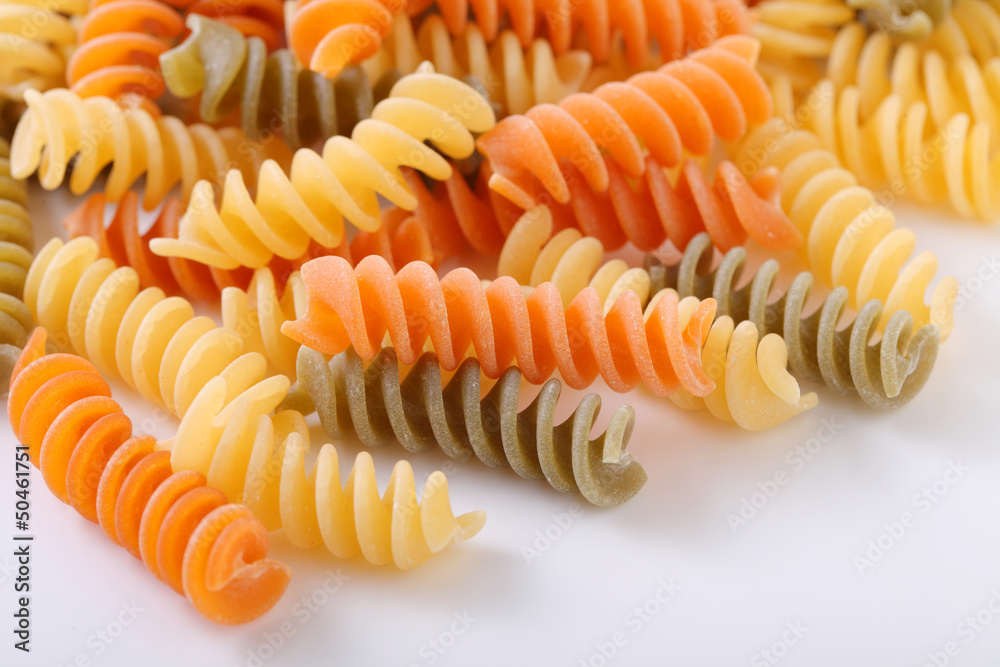 パスタ トリコロールフジッリ パスタ トリコロールフジッリ