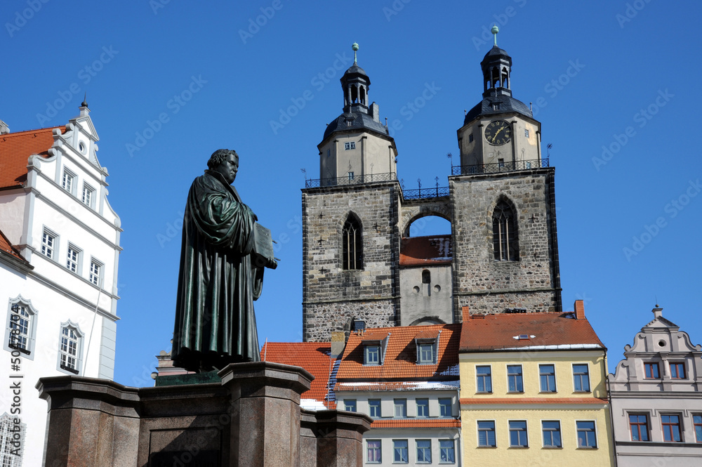 Luther vor der Stadtkirche Wittenberg