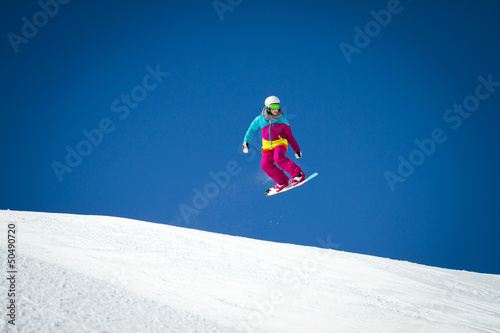 salto con snowboard