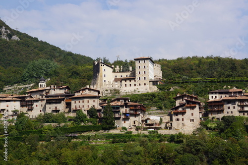 Dörfer und Städte am Gardasee in Italien