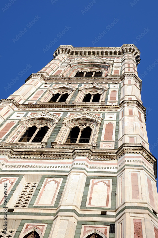 Firenze - Campanile di Giotto (prospettiva dal basso) Firenze - Campanile di Giotto (prospettiva dal basso)
