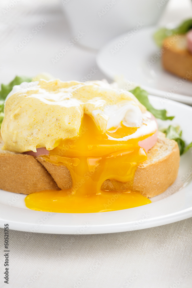 Eggs benedict Eggs benedict