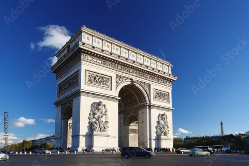 Famous Arc de Triomphe in  Paris, France © Tomas Marek