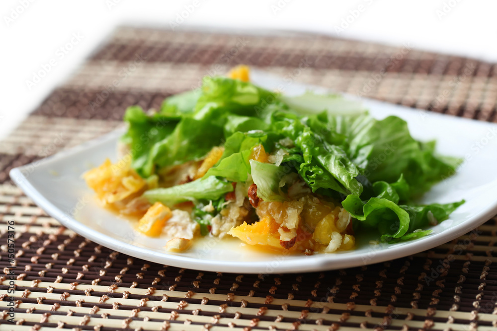 Salad with chicken, oranges, honey and almonds Salad with chicken, oranges, honey and almonds