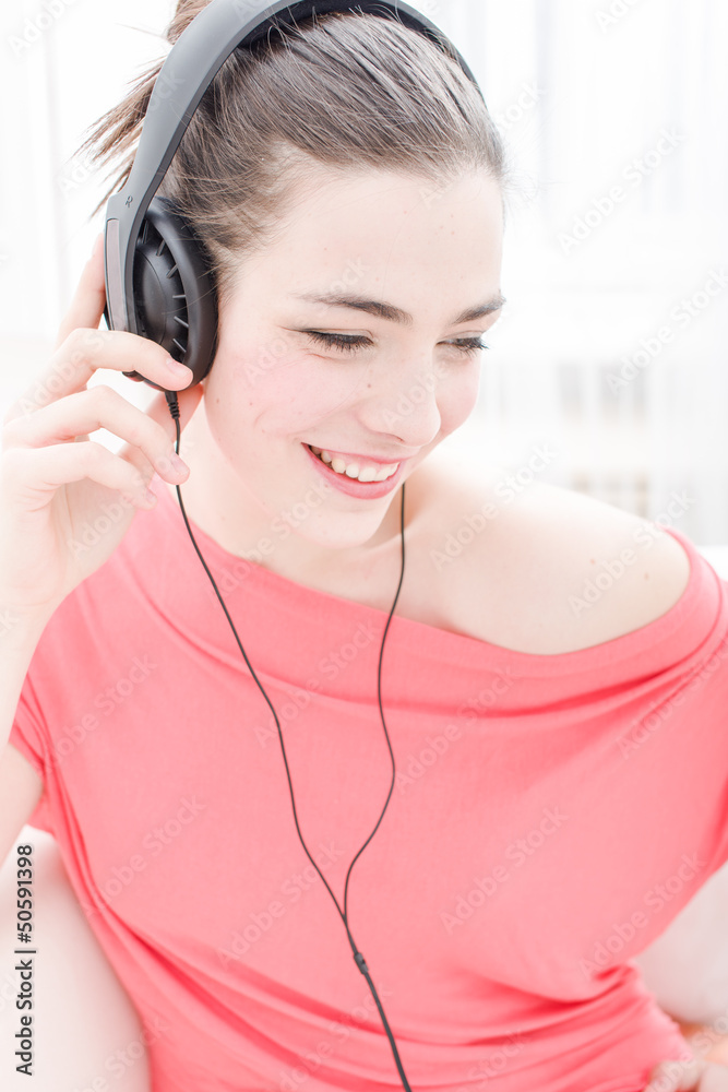 Naklejka premium Listening music