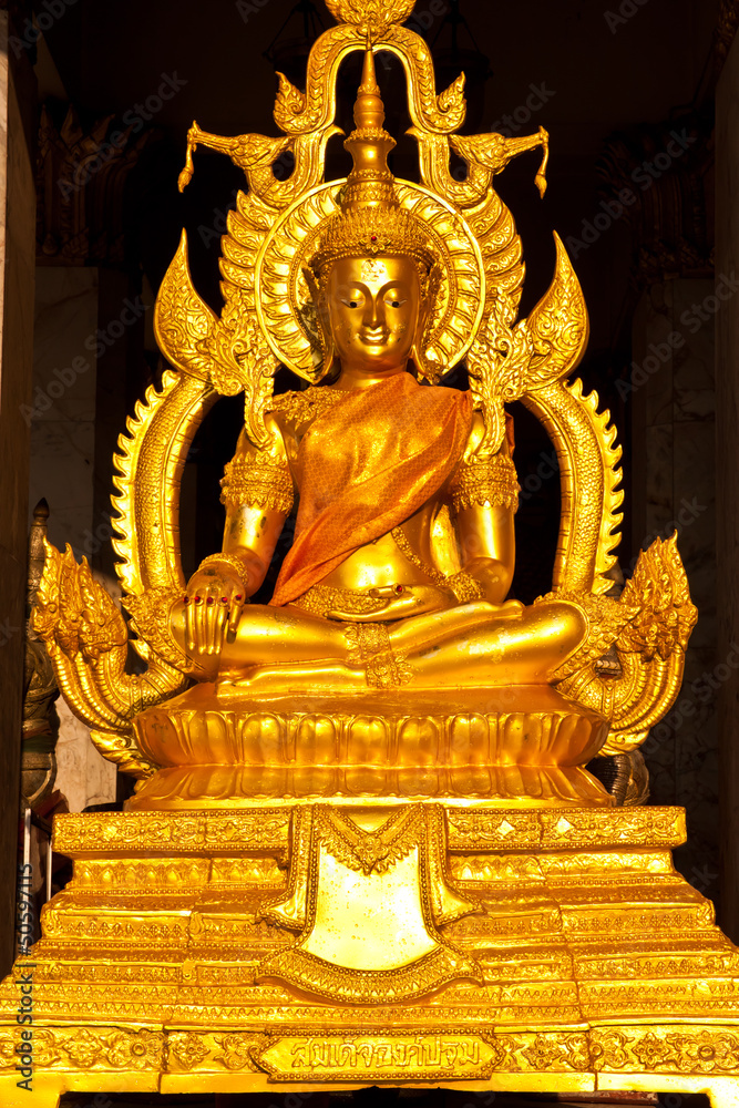 Fototapeta premium Beauty of Buddha statue in thailand