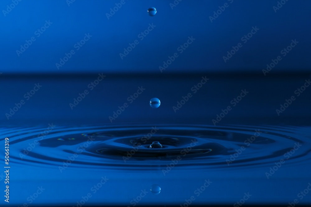 Splash water drop - obrazy, fototapety, plakaty 