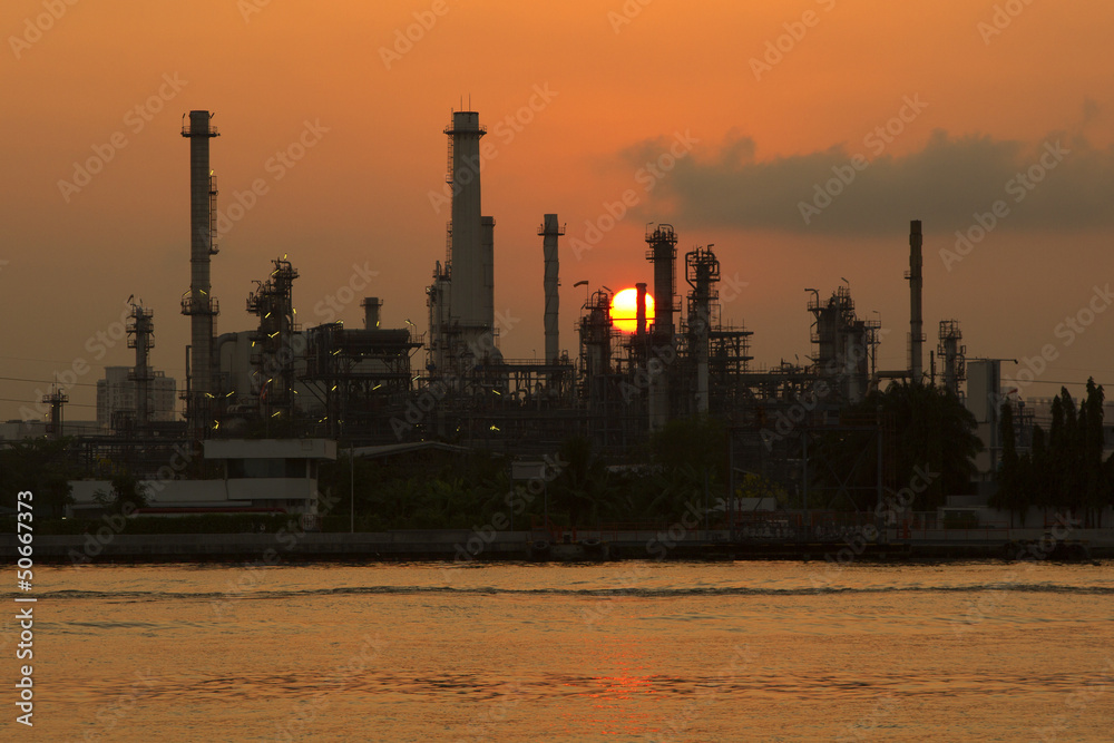 Fototapeta premium Rafineria ropy