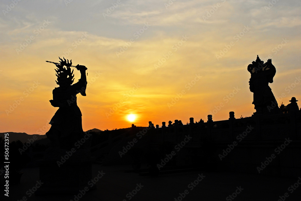 Obraz premium PutuoShan Buddhist sanctuary island dusk at Zizhulin