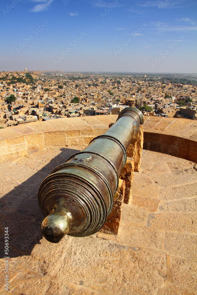 old cannon on roof of Jaisalmer fort