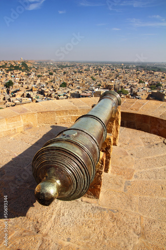 old cannon on roof of Jaisalmer fort