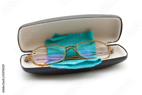 Brille mit Tuch