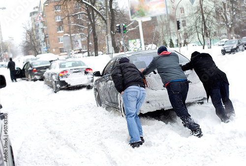 Сar stuck in the snow