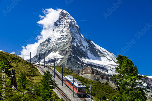 Gornergrat train and Matterhorn. Switzerland фототапет