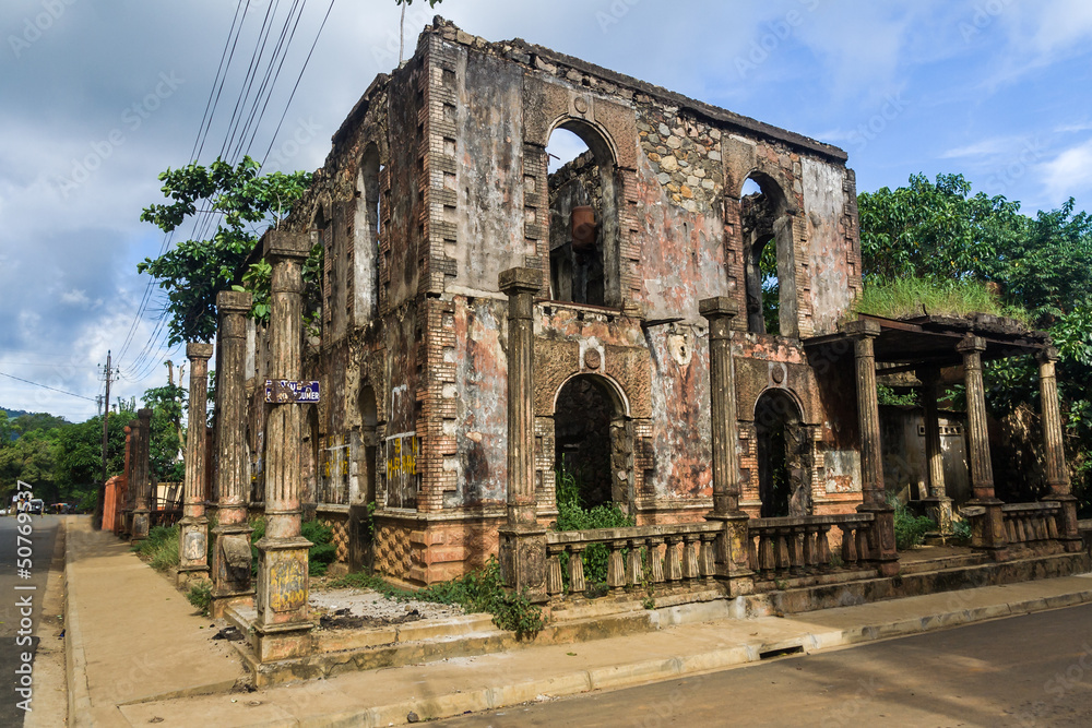 Colonial ruin
