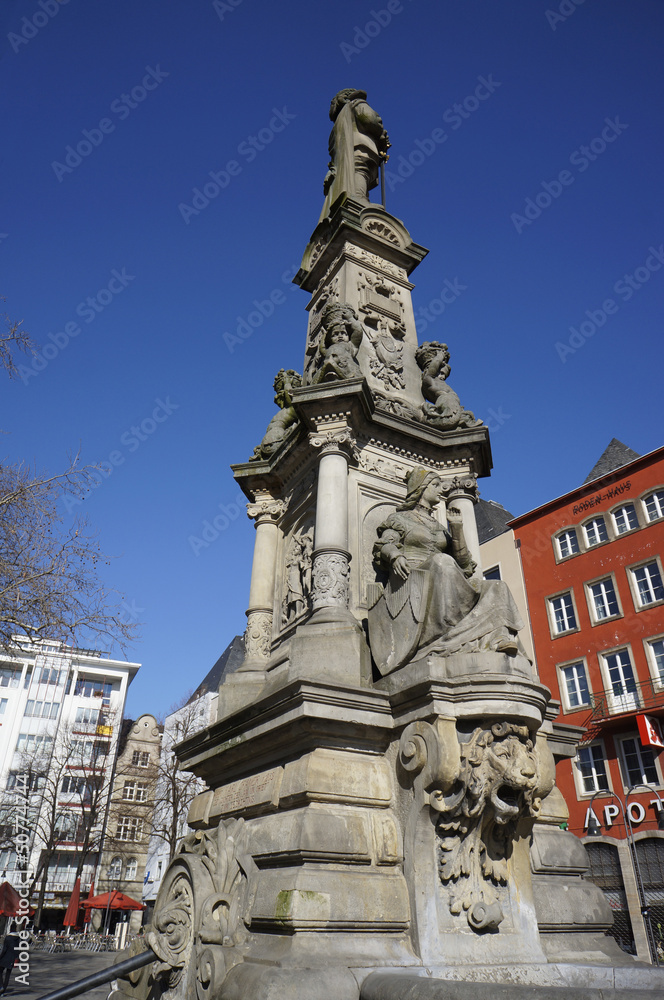 Fototapeta premium Jan van Werth-Denkmal auf dem Alter Markt