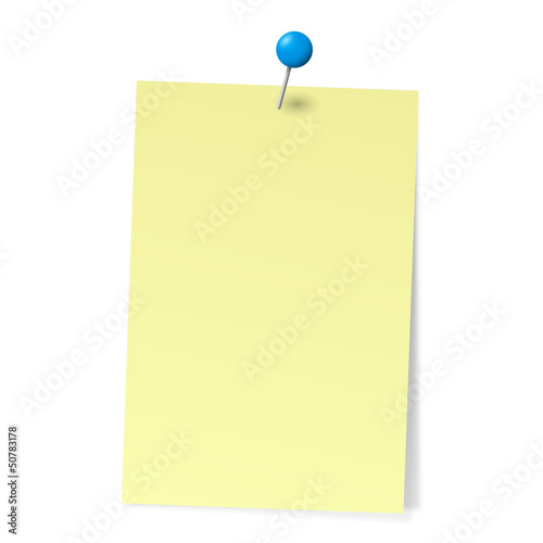 kleiner Notizzettel mit Stecknadel