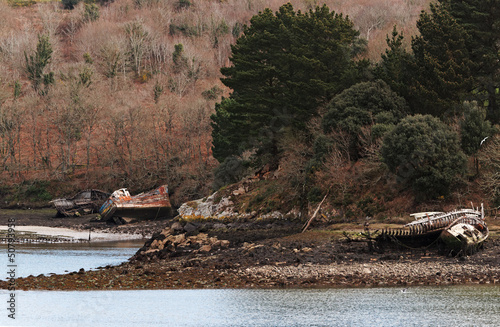 rivière  Le goyen, cimetière de bateaux photo