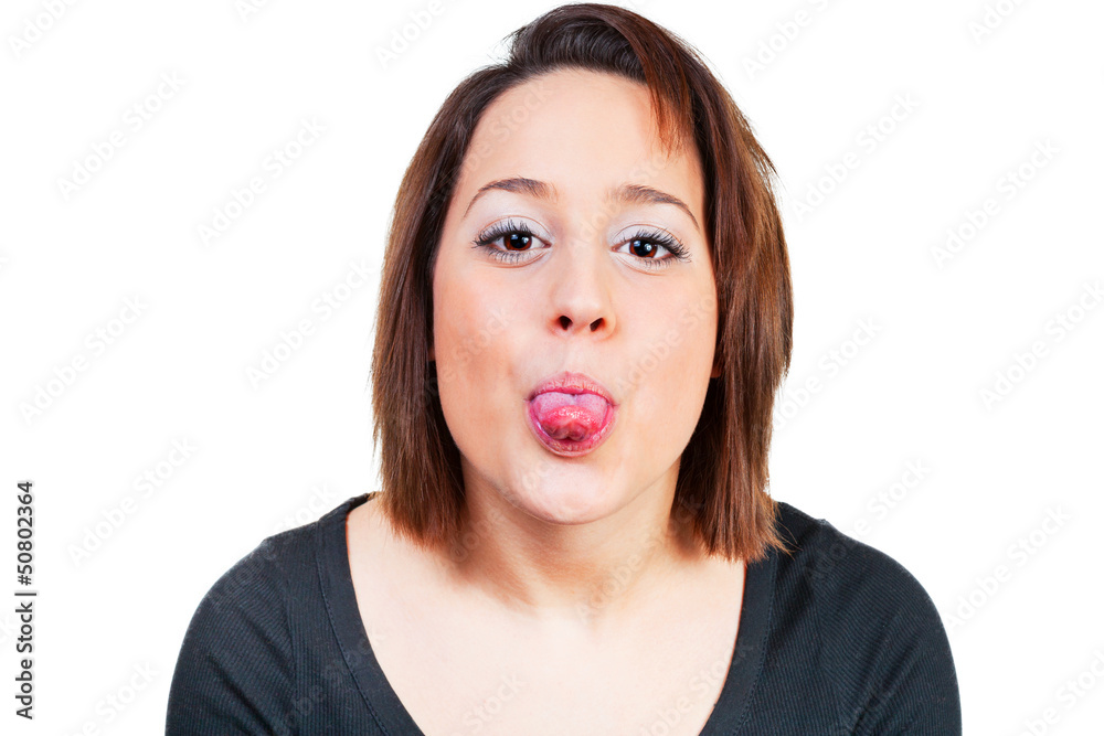 Frau streckt frech die Zunge raus Frau streckt frech die Zunge raus