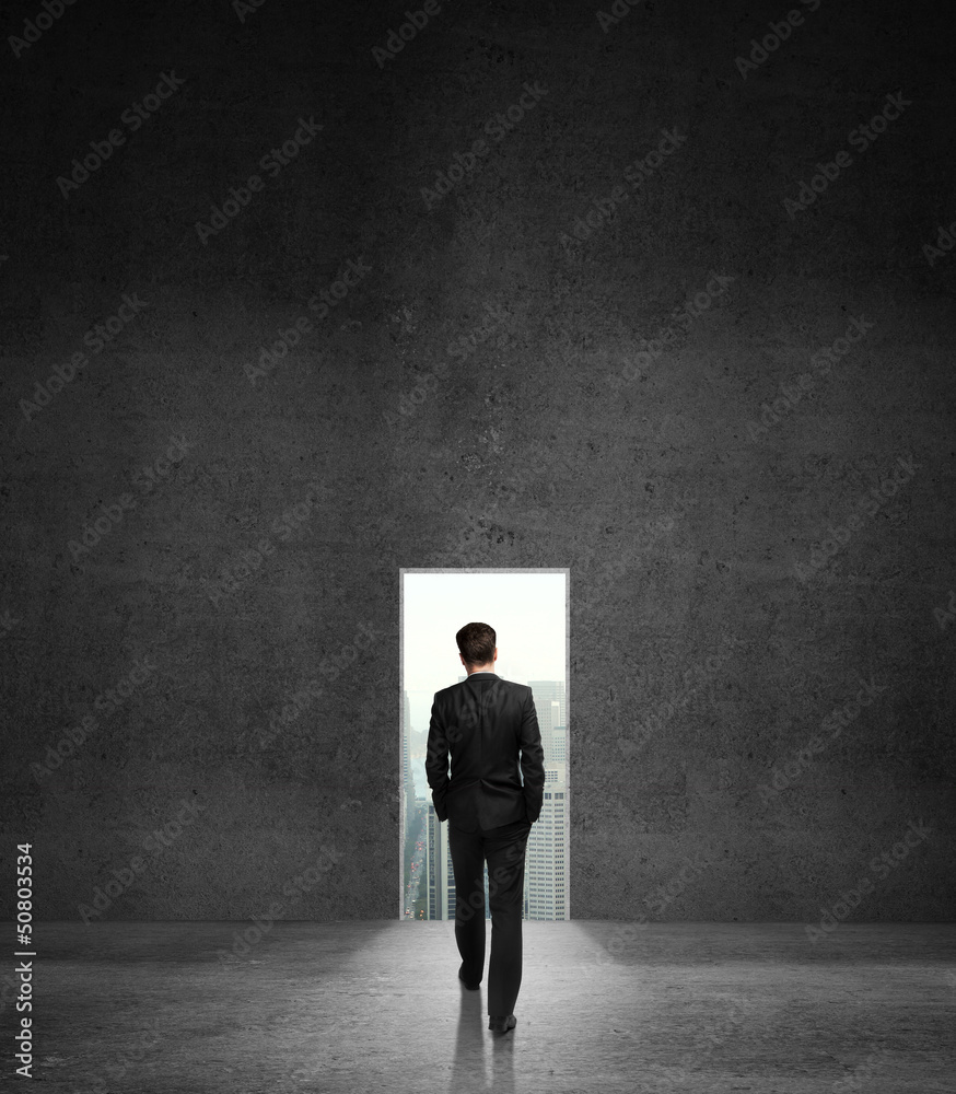 Obraz premium businessman walking