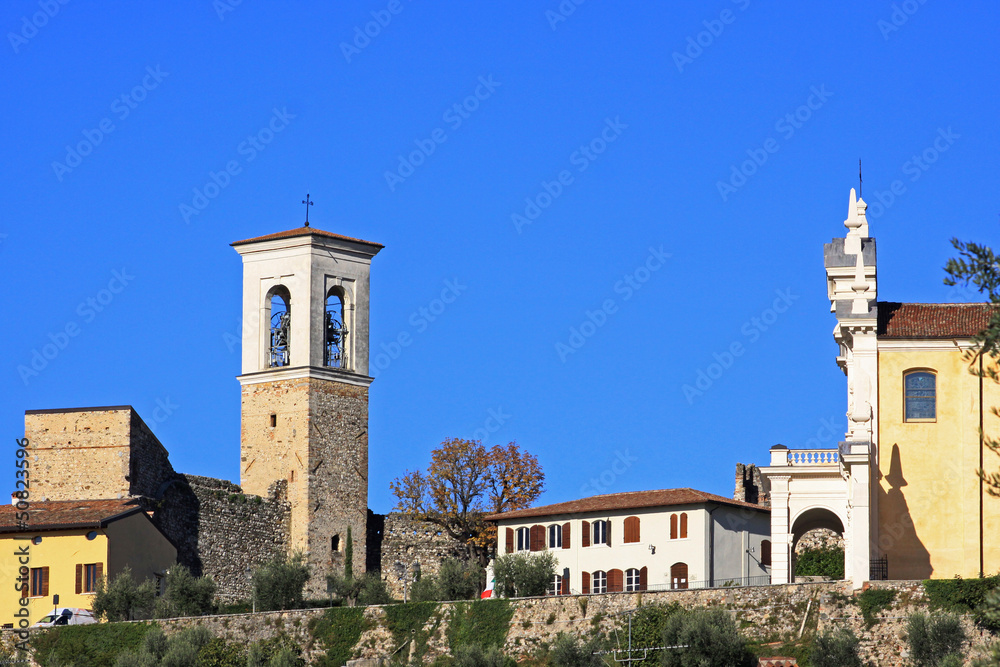 Polpenazze del Garda, torre e chiesa