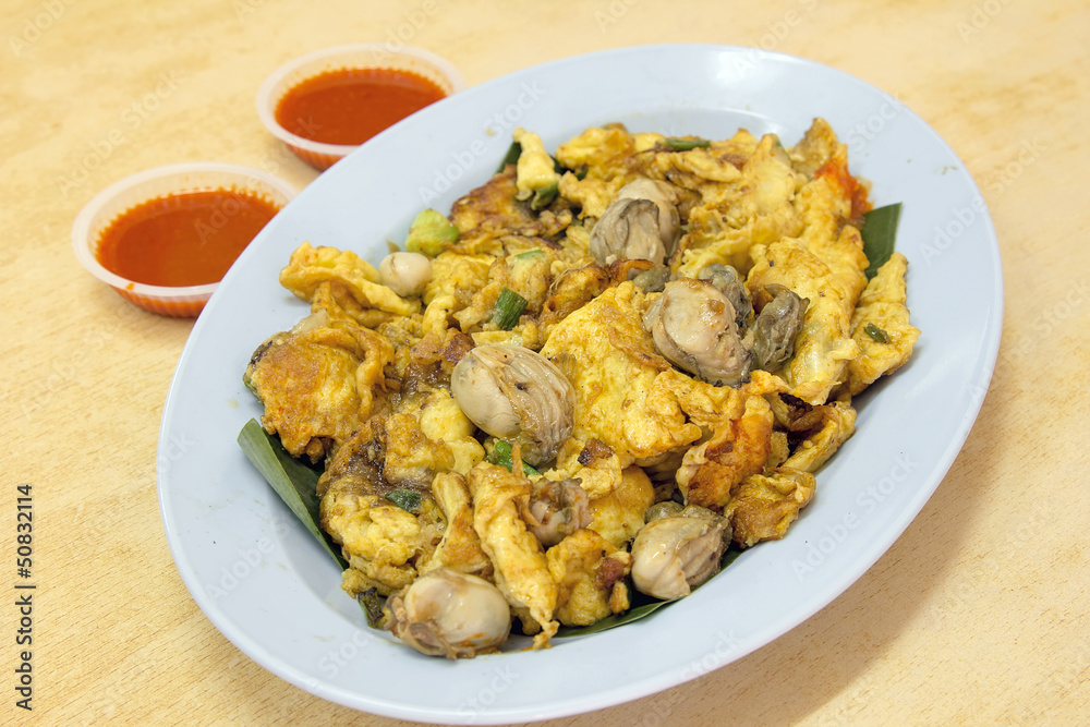 Naklejka premium Southeast Asian Fried Baby Oyster Omelette