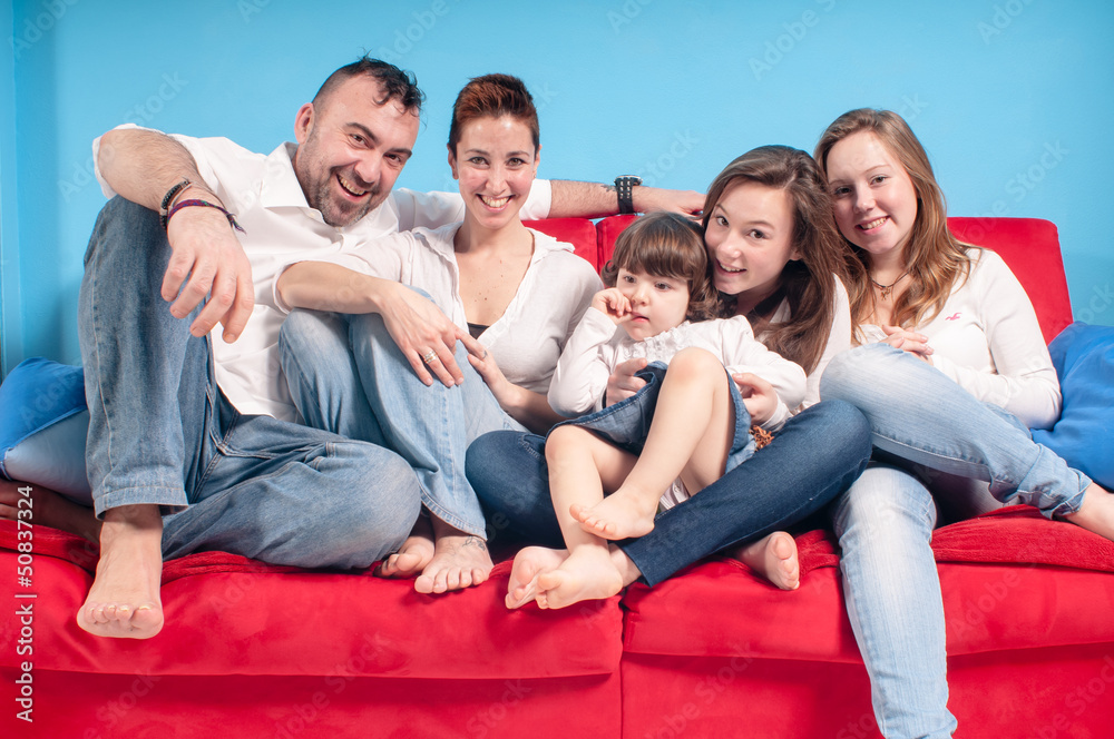 Obraz premium happy family on the couch