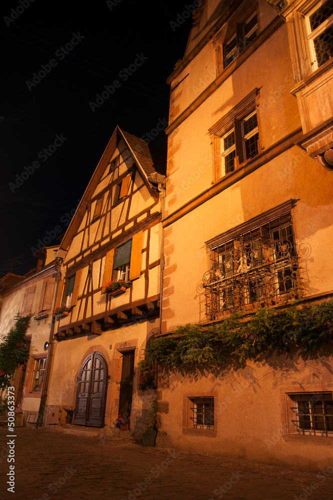 requiwihr france streets in night