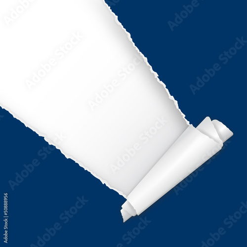 aufgerissenes Papier mit Textfreiraum