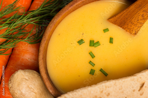 Vegane Möhren-Kartoffel-Suppe