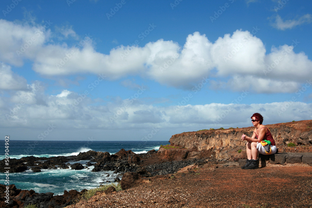 Touristin am Punta de Teno