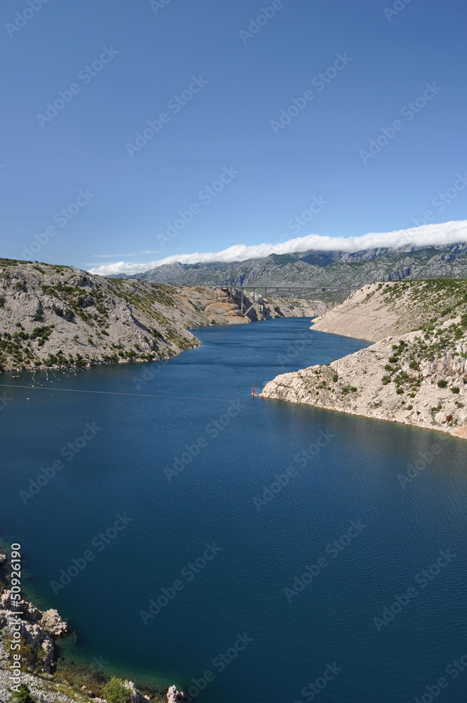 Meerenge von Maslenica, Kroatien
