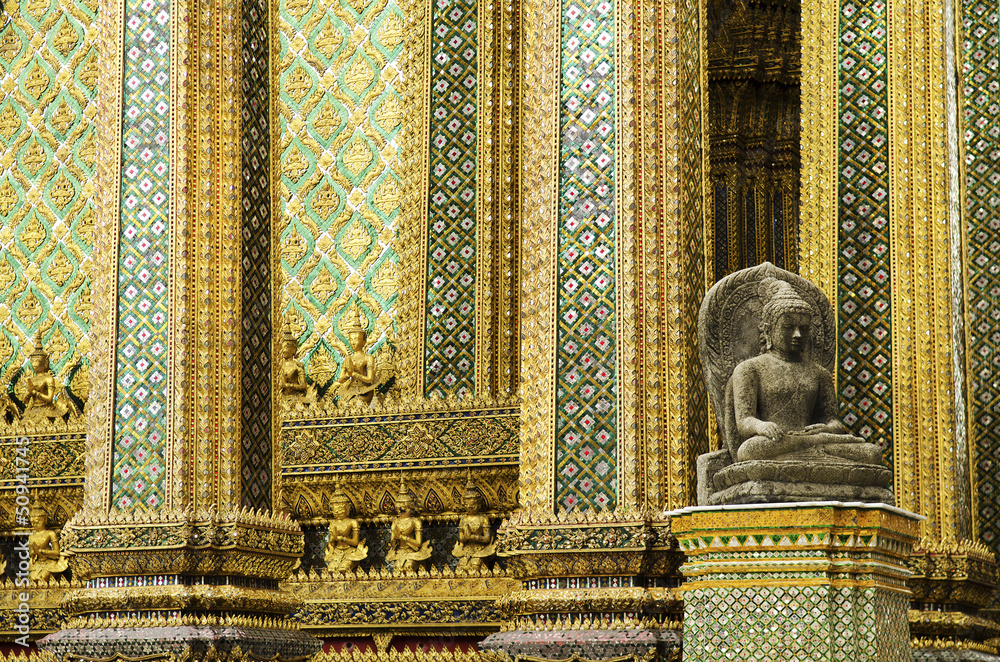 buddha statue in grand palace bangkok thailand