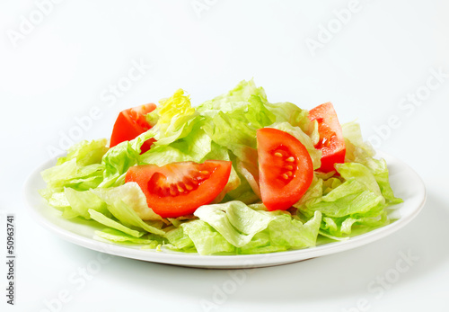 Ice lettuce and tomato wedges