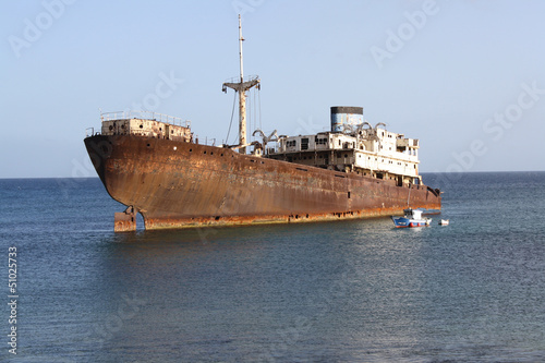 Old Wreck in the Port of Arrecife, (Lanzarote Island Spain) © Pixmax