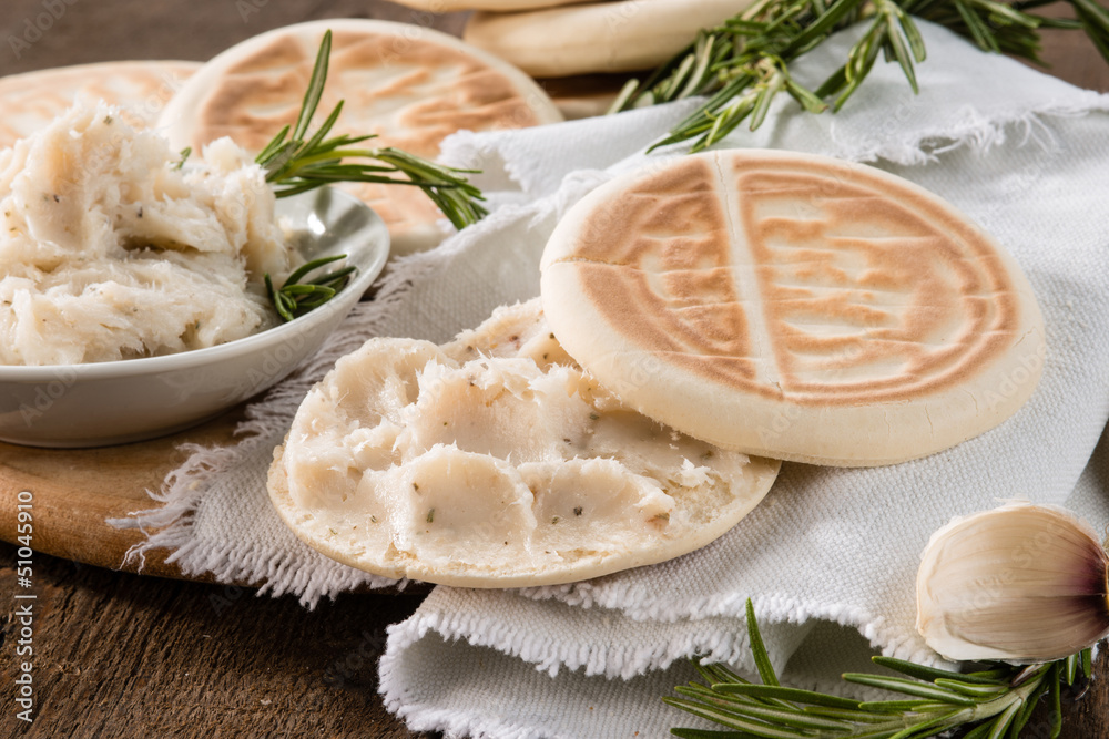 Foto Stock Tigelle con lardo Tigelle with lard Adobe Stock