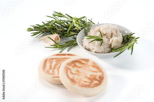 Tigelle e lardo con aglio e rosmarino - Tigelle and lard photo