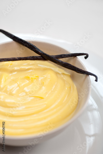 Obraz na płótnie vanilla custard pastry cream with seeds sticks