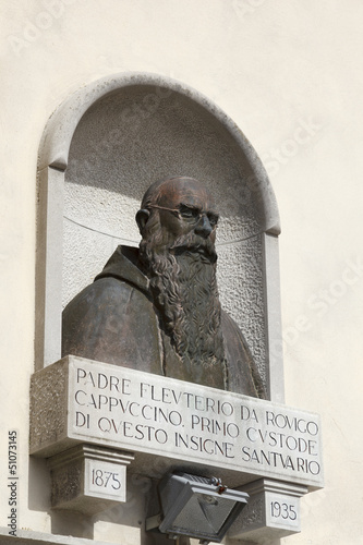 Statua del primo custode del Santuario di Castelmonte photo