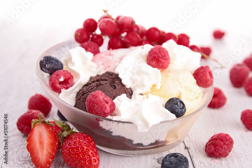 ice cream and berries fruits