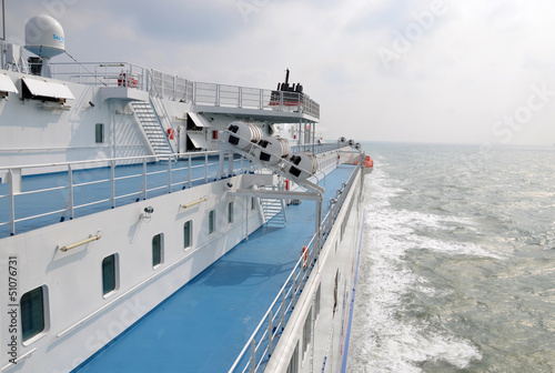 ferry en navigation © Image'in